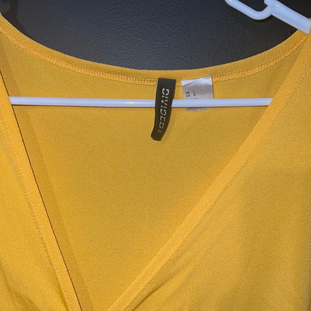 Crop| Ribbed Blouse - Picture 2 of 2